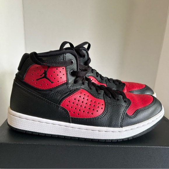 Nike Air Jordan Access Bred Black Red Mens 7.5 AR3762-006 Mid Jumpman sneakers - Picture 3 of 15